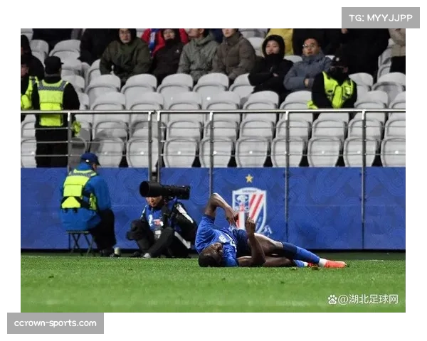 本塞拜尼伤缺暴露防守漏洞 多特蒙德后防轮换面临考验